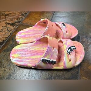 Women’s Classic Pink & Yellow Marble Tie Dye Double Strap Crocs Sandals‎ Size 6